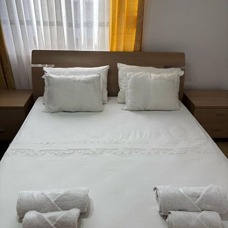 Guest House Adi Hoxha Berat Exterior foto